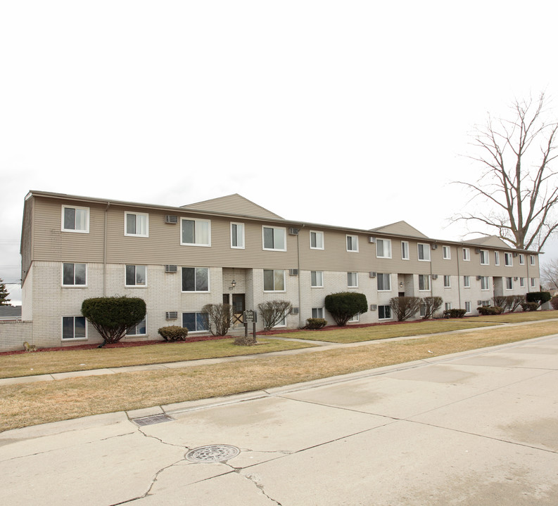 Rubin Arms in Clinton Township, MI - Foto de edificio