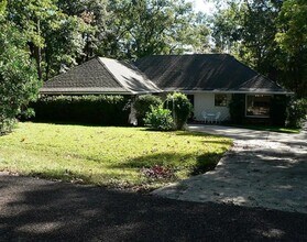 371 Carriage Trail in Montgomery, TX - Building Photo - Building Photo