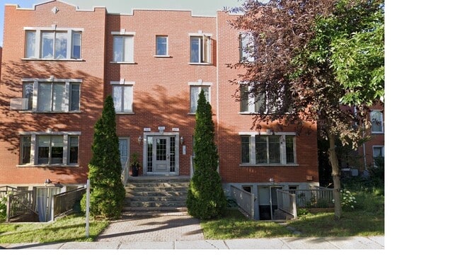 property at 1828 Woodland Av