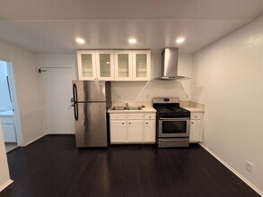 827 S Wilton Pl in Los Angeles, CA - Building Photo - Building Photo