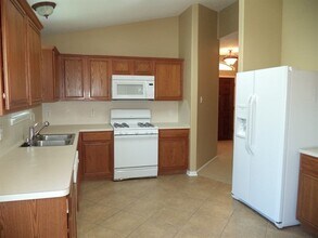 2903 Windy Hollow Ln in Dickinson, TX - Building Photo - Building Photo