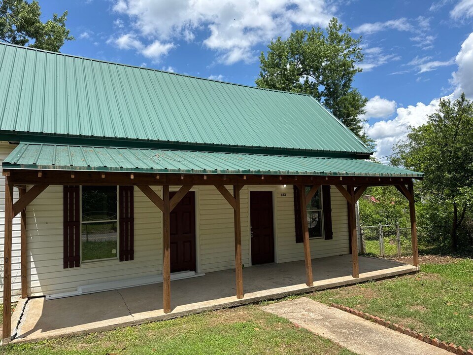163 Poplar St in Griffin, GA - Building Photo