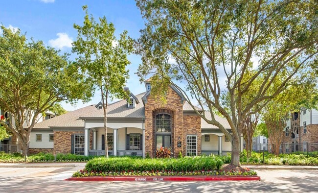 MAA Woodwind in Houston, TX - Building Photo - Building Photo