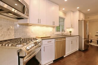 28 Princeton Pl in Glen Rock, NJ - Foto de edificio - Building Photo