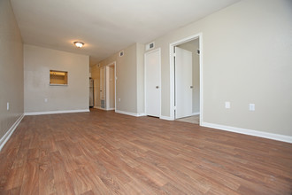 Watermark at Baytown in Baytown, TX - Building Photo - Interior Photo