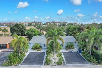 2618 NE 10th Terrace in Wilton Manors, FL - Building Photo - Building Photo