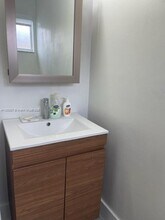 8165 NW 8th St in Miami, FL - Building Photo - Building Photo