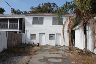 746 Main St in Dunedin, FL - Foto de edificio - Building Photo