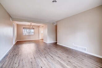 1054 N Revere St in Aurora, CO - Building Photo - Building Photo