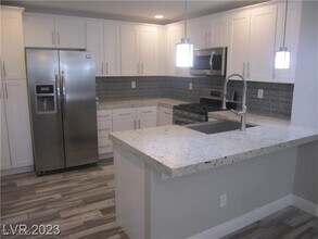 2058 Smoketree Village Cir in Henderson, NV - Building Photo - Building Photo