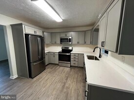 1970 Cidermill Ln in Winchester, VA - Building Photo