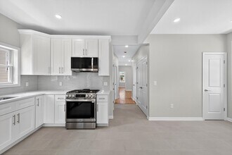 204 John F. Kennedy Blvd in Bayonne, NJ - Building Photo - Building Photo