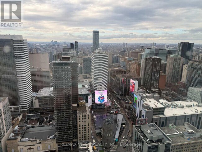 252 Church St in Toronto, ON - Building Photo - Building Photo