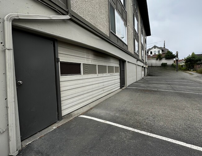 Courtyard North Apartments in Tacoma, WA - Building Photo - Building Photo