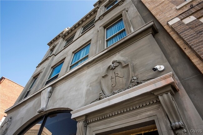 221 Elizabeth St in Utica, NY - Building Photo - Building Photo