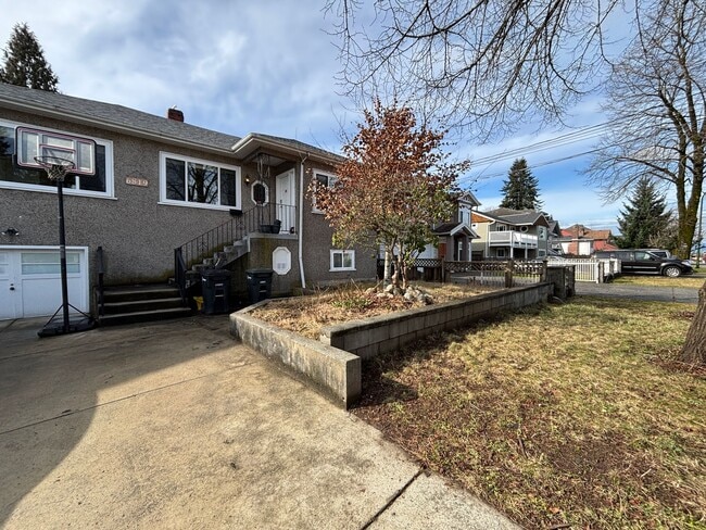 property at 6819 Linden Av