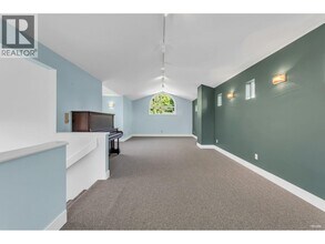 845 Pyrford Rd in West Vancouver, BC - Building Photo - Building Photo