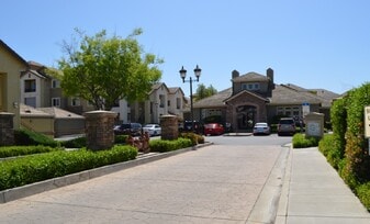 1360 Shady Ln, Unit 316 in Turlock, CA - Building Photo