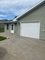 1308 Trojan Rd in Tama, IA - Building Photo