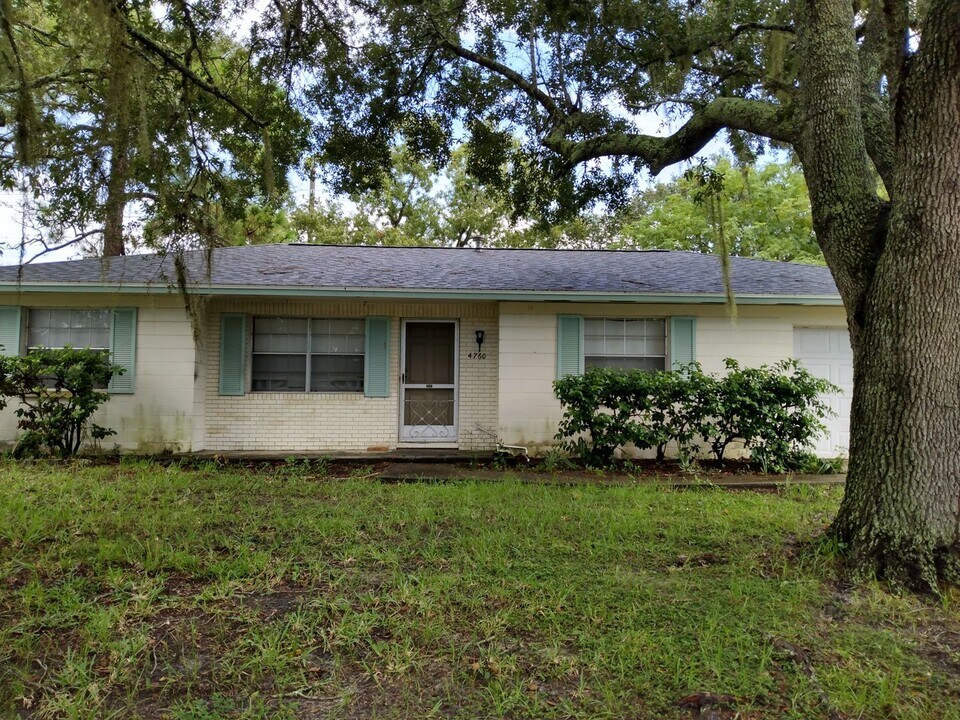 4760 Keysville Ave in Spring Hill, FL - Building Photo