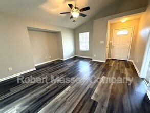 7042 Shanty Creek Dr in Louisville, KY - Foto de edificio - Building Photo