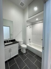 315 W 38th St in Savannah, GA - Building Photo - Building Photo