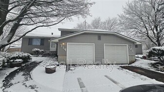 719 S Century Ct in Spokane Valley, WA - Building Photo