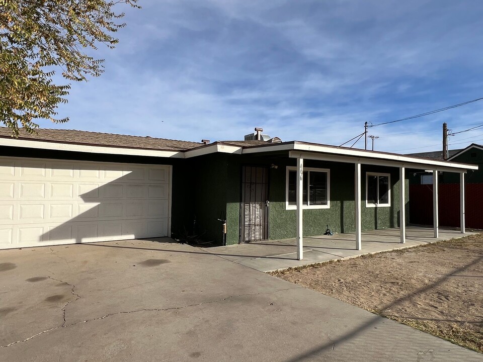 406 S 6th Ave in Barstow, CA - Building Photo