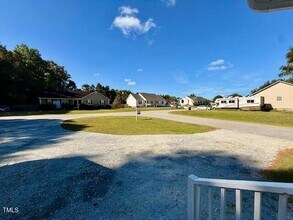 1000 Meadowgreen Dr in Raleigh, NC - Building Photo - Building Photo