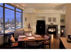 900 Lenora St, Unit 1101 in Seattle, WA - Building Photo