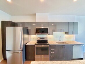 1085 103rd Ave NE in Bellevue, WA - Building Photo - Building Photo