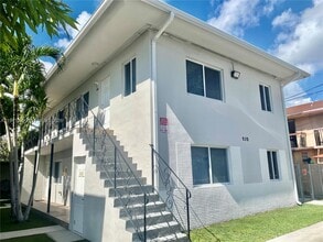 930 SW 7th Ave in Miami, FL - Building Photo - Building Photo