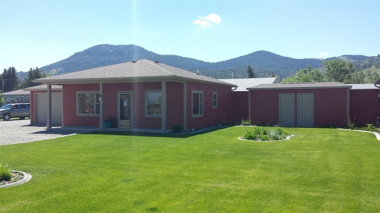 3250 Terrace Ave in Helena, MT - Foto de edificio