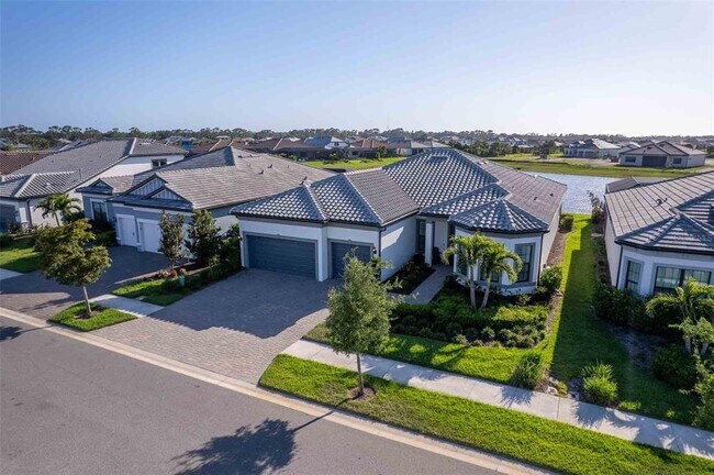 14541 Eagle Branch Dr in Nokomis, FL - Building Photo - Building Photo