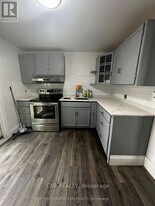 6564 Level Ave in Niagara Falls, ON - Building Photo