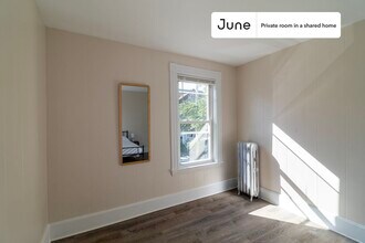 Private bedroom in 7 bed/2 bath Home in Boston, MA - Building Photo - Building Photo