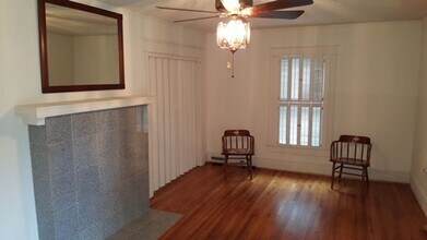 2007 S Benbow Rd in Greensboro, NC - Building Photo - Building Photo