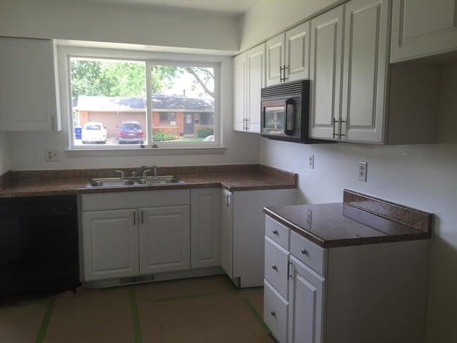 4976 Labelle Dr in Columbus, OH - Building Photo - Building Photo