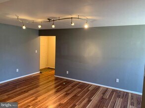 2 Normandy Square Ct in Aspen Hill, MD - Building Photo - Building Photo