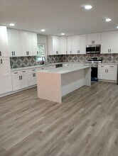 715 Eastover Cir in DeLand, FL - Building Photo - Building Photo