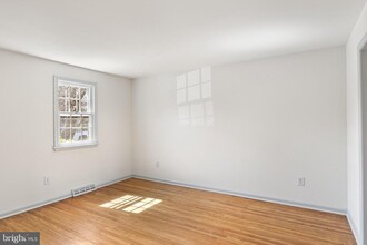 135 E 3rd St in Moorestown, NJ - Building Photo - Building Photo