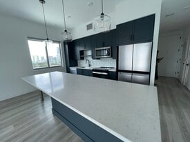 147 NW 32nd St, Unit B1 in Miami, FL - Building Photo