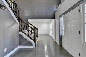 525 Abernathy Rd NE in Atlanta, GA - Building Photo - Building Photo