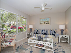 1306 Coral Park Ln in Vero Beach, FL - Foto de edificio - Building Photo