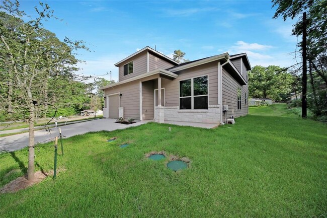 507 Navajo Dr in Montgomery, TX - Building Photo - Building Photo