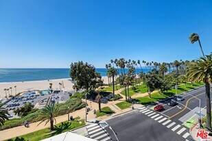 801 Ocean Ave in Santa Monica, CA - Building Photo