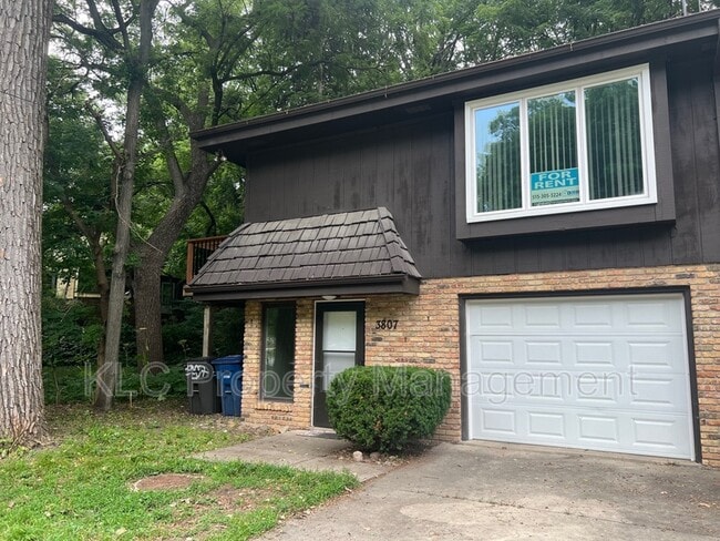 3807 Maquoketa Dr in Des Moines, IA - Foto de edificio - Building Photo