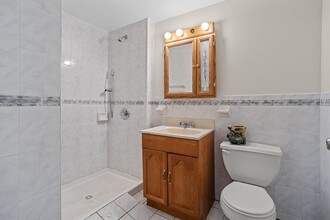 4016 31st Ave in Astoria, NY - Building Photo - Interior Photo