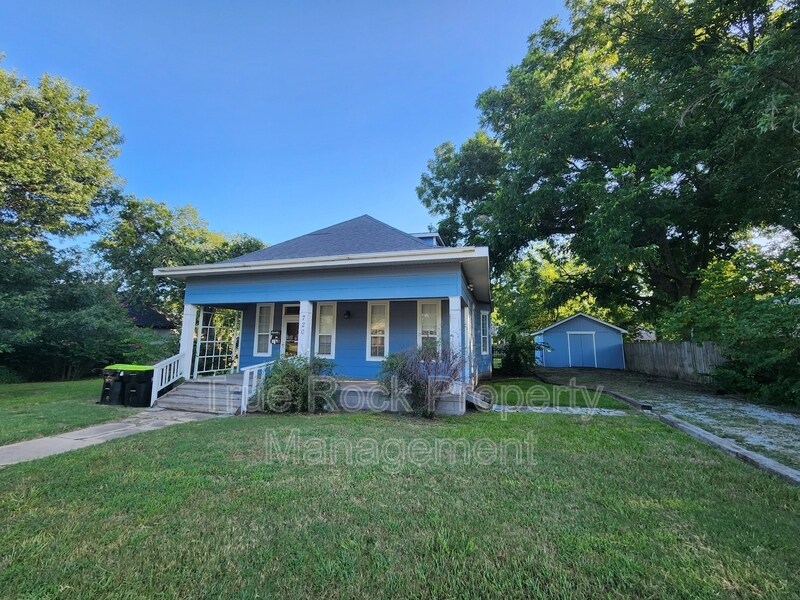 720 E 9th St in Ada, OK - Building Photo