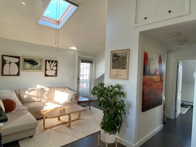 17 Millett St, Unit Furnished condo in Gloucester, MA - Building Photo - Building Photo